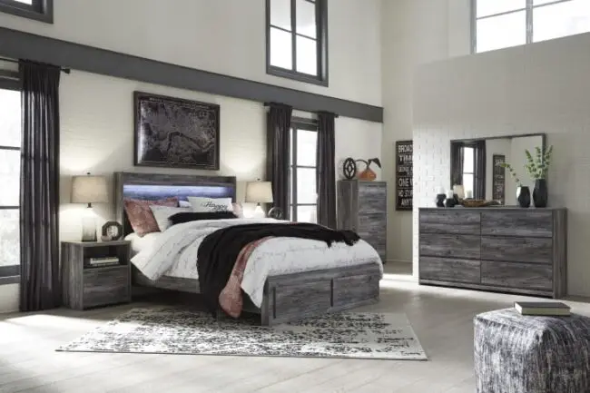 6PC Gray Queen Platform Storage Bed