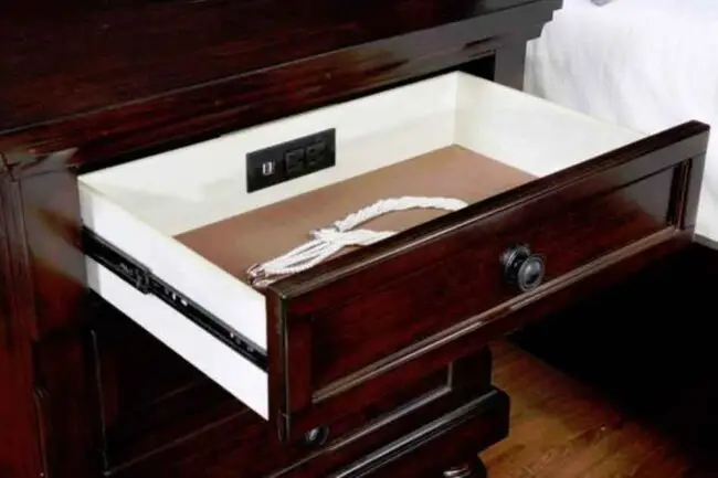6PC QUEEN SIZE CHERRY BEDROOM SET - Image 5