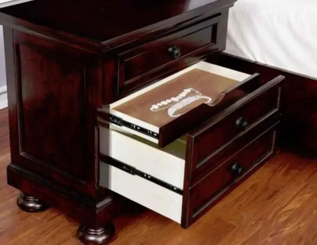 6PC QUEEN SIZE CHERRY BEDROOM SET - Image 4